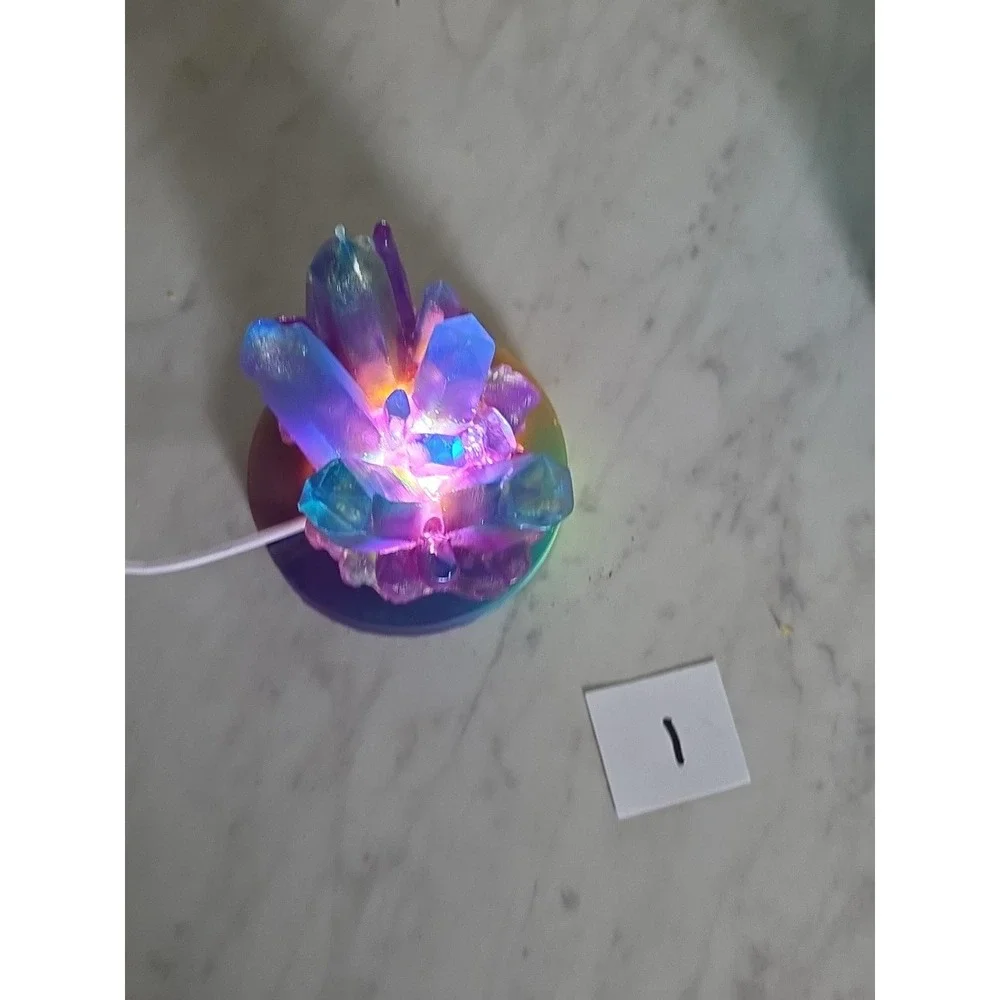 Handmade Resin Crystal LED Night Light – Glowing Crystal Cluster Lamp Home Decor